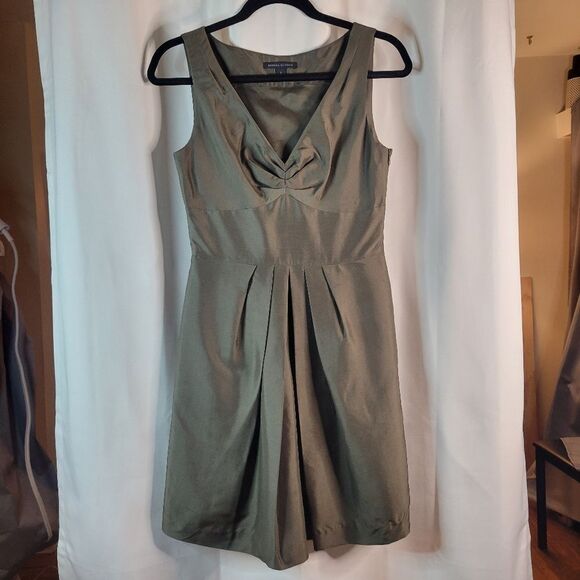 Silk Banana Republic Dress - Picture 5 of 16